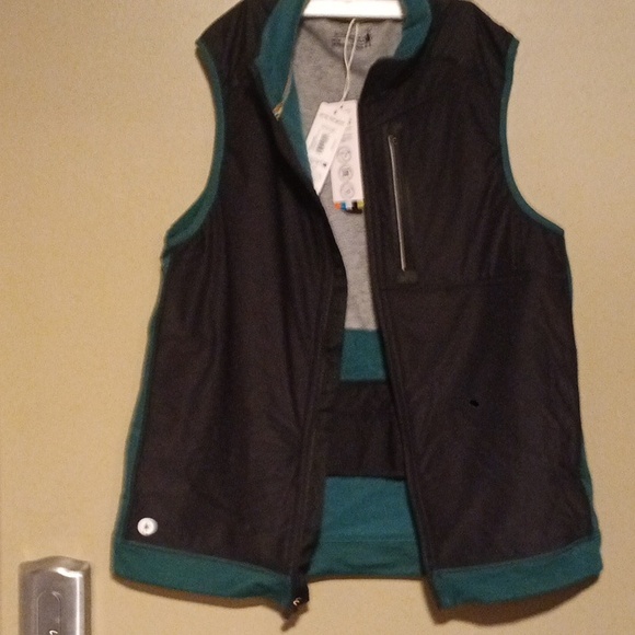 NWT Men's Medium Evergreen Windbreaker Vest With Rich Looking Details - Picture 1 of 6